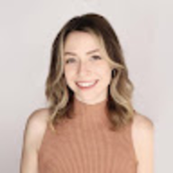 Meet your Posher, Aly - Picture 1 of 1